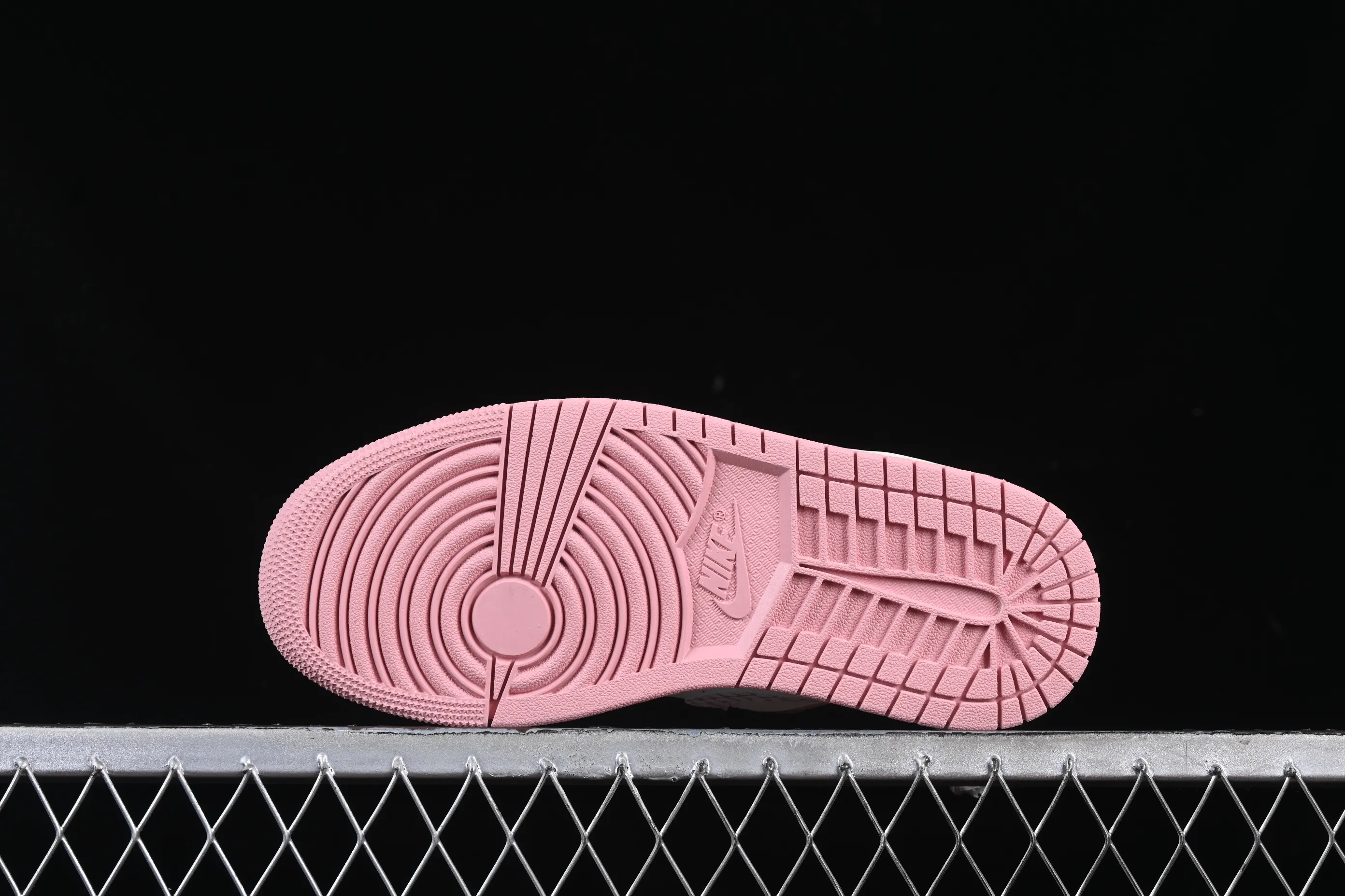 All categories Air Jordan Jordan series basketball shoes Air Jordan 1 Low Air Jordan 1 Low AJ1 Joe 1 customized model white pink low-top cultural and leisure sports sneakers DC0774-162